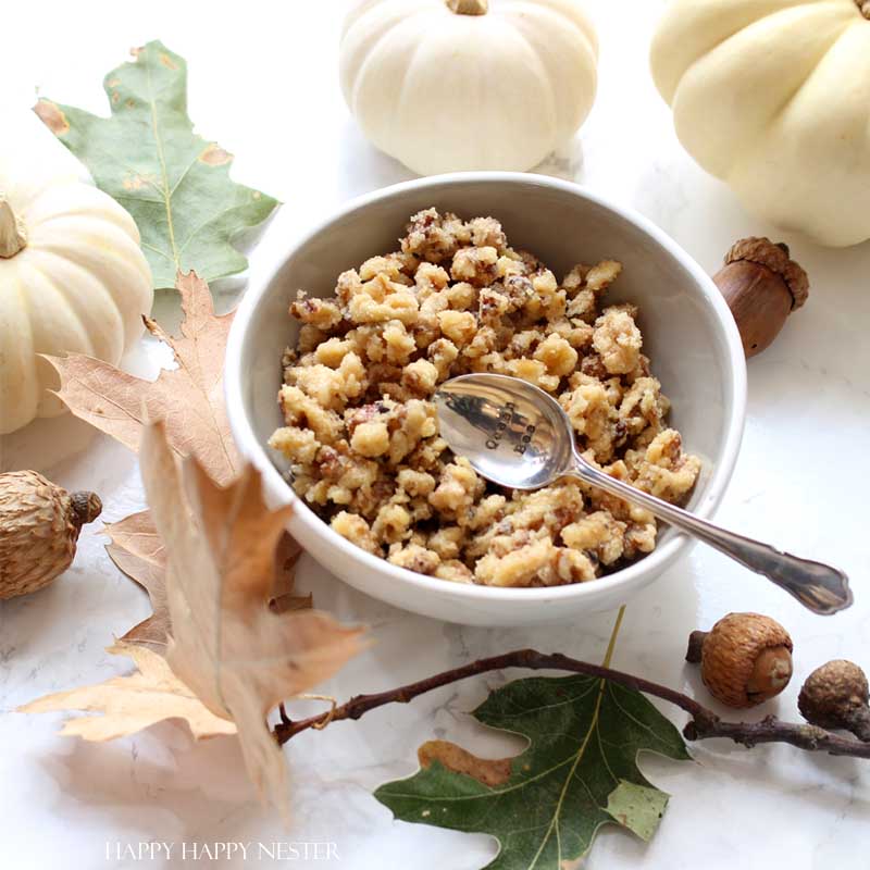 These Sugared Glazed Walnuts can be eaten as a snack or a crunchy sweet topping to a salad. It takes only a couple of minutes to make and they are eaten quickly. Store for later or use immediately. Recipe | Salads | Nuts | Sugared Walnuts | Snacks | Salad Topping | Easy Recipe | Microwave Recipe | Candy | Sugared Nuts