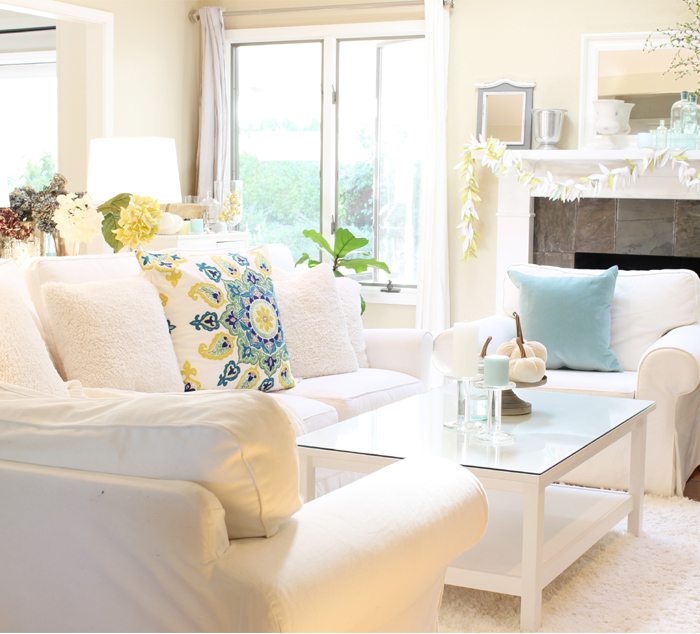 This Easy Summer Decorating Ideas post provides some easy inspirations that you can try at home. Peek into some of our homes and see the easy things we add. Learn how to get your home ready for the lazy days of summer #summerdecor #decorating #summerhome 