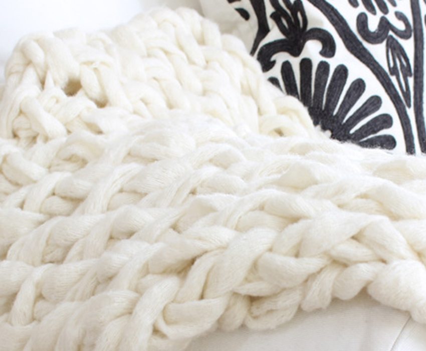 arm-knitting-close-up-sm-ver