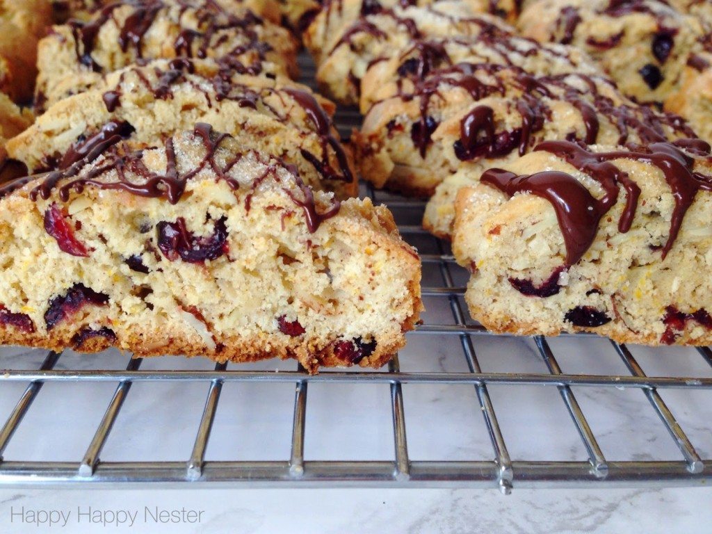 Cranberry Almond Biscotti Recipe. Here are 10 Comfort Food Cookies that are family favorites. There is such a wide variety of cookies that I'm sure you'll enjoy some of them. If you like chocolate chip, peanut butter, molasses, almond and biscotti than you'll love this collection. #cookies #bestcookies #baking #recipes #cookierecipes #chocolatechip