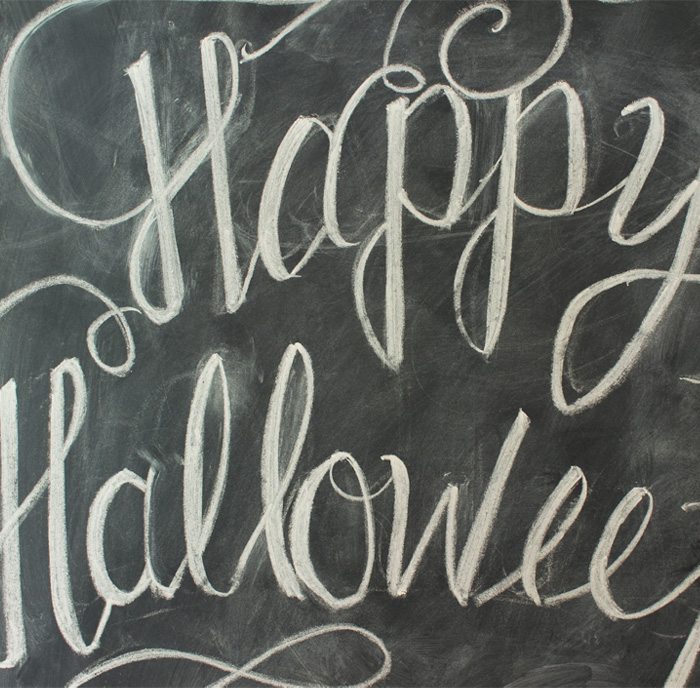 halloween-wreath-chalk