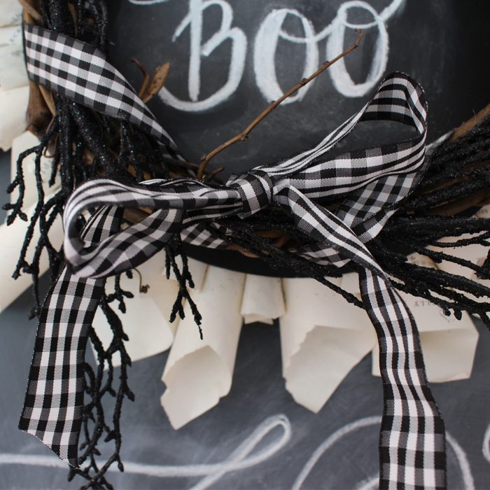 halloween-wreath-ribbon