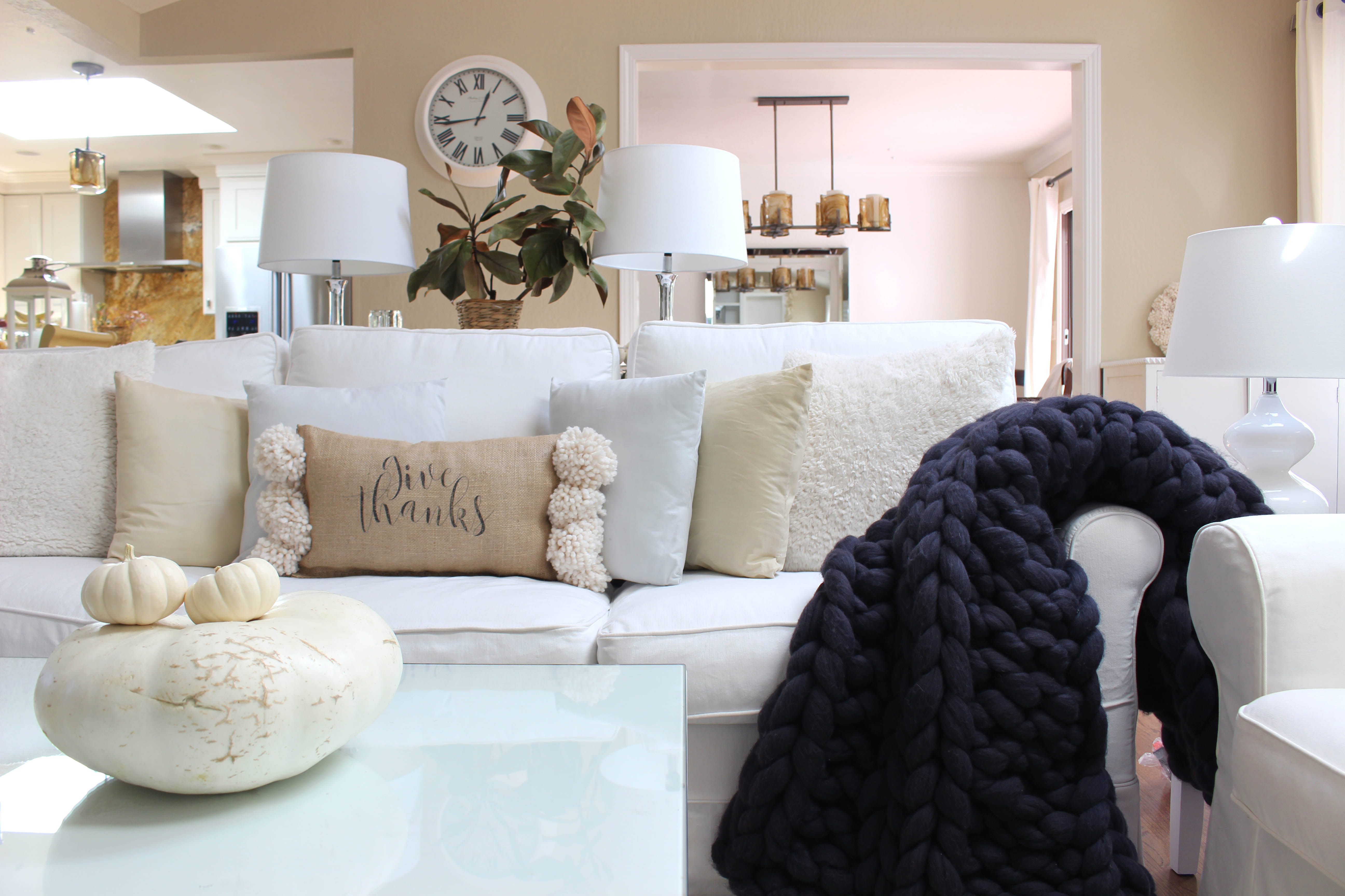 Cozy Beautiful Blankets For Fall and Winter - Happy Happy Nester