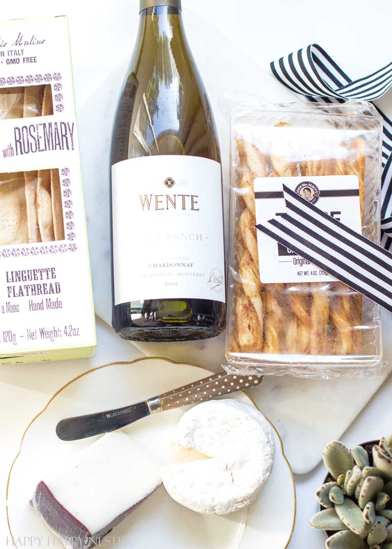 DIY Holiday Hostess Gift Basket - The Sweetest Occasion