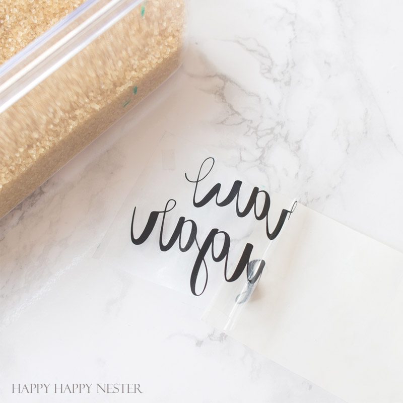 organizing Kitchen labels that make any kitchen pantry beautiful. Add them to any container. Easy DIY #labels #organizing #kitchen #kitchenlables #kitchenorganizing #DIY #home #homedecor