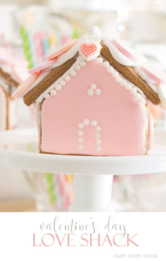 Need some gingerbread house ideas? This fun Valentine's Day Craft is so adorable. Make one or a few to create a village with this mini-gingerbread house kit. | Gingerbread House Kits | Perfect Icing | Gingerbread Tutorial | How to put together a gingerbread house | Gingerbread house themes | crafts | diy