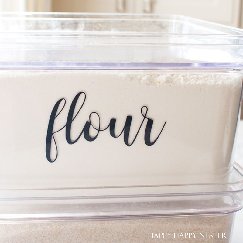 organizing Kitchen labels that make any kitchen pantry beautiful. Add them to any container. Easy DIY #labels #organizing #kitchen #kitchenlables #kitchenorganizing #DIY #home #homedecor