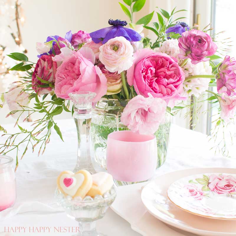 Valentine's Day Table. There is a little of something for everyone on this 8 DIY Valentine's Day Ideas. It includes crafts, recipes, table decorating, and decorating. If you like creating your own Valentine's dinners, floral arrangements then this post is for you. Valentine's Day | Valentine's Crafts | Valentine's Day Ideas | Valentine ideas