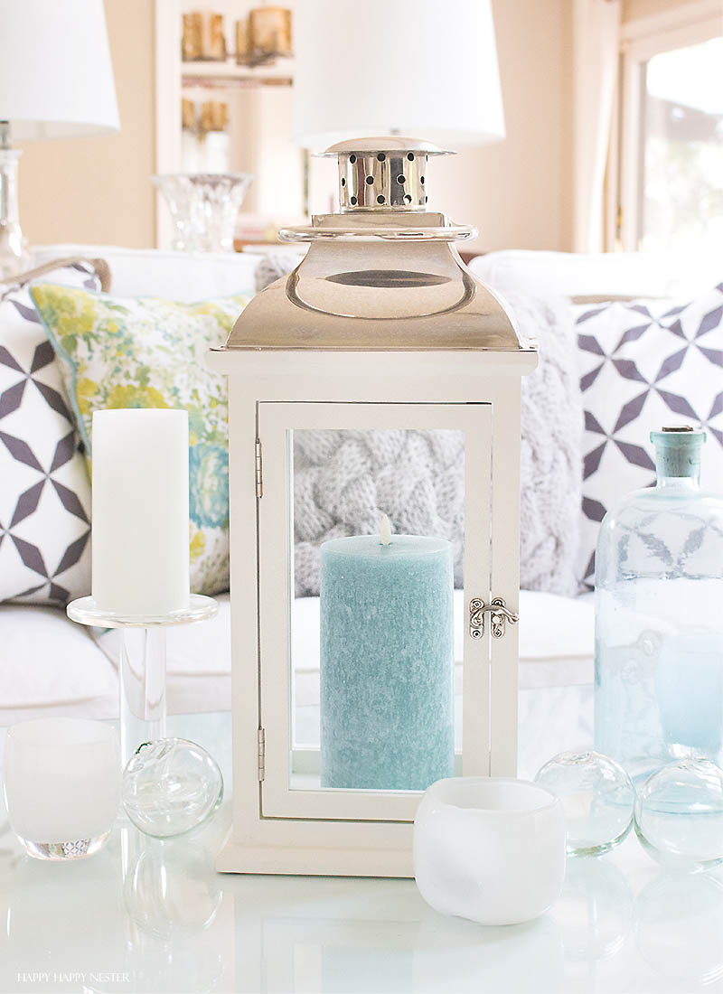 My coastal spring tour is one of my favorite ways of decorating. And this year, I love all the Pottery Barn style beach elements. It is fresh and sunny and goes perfectly in my California style home. Charcoal, white and aqua make a stunning combination of colors. #coastalspring #potterybarn #beachhome #beachdecor #decor