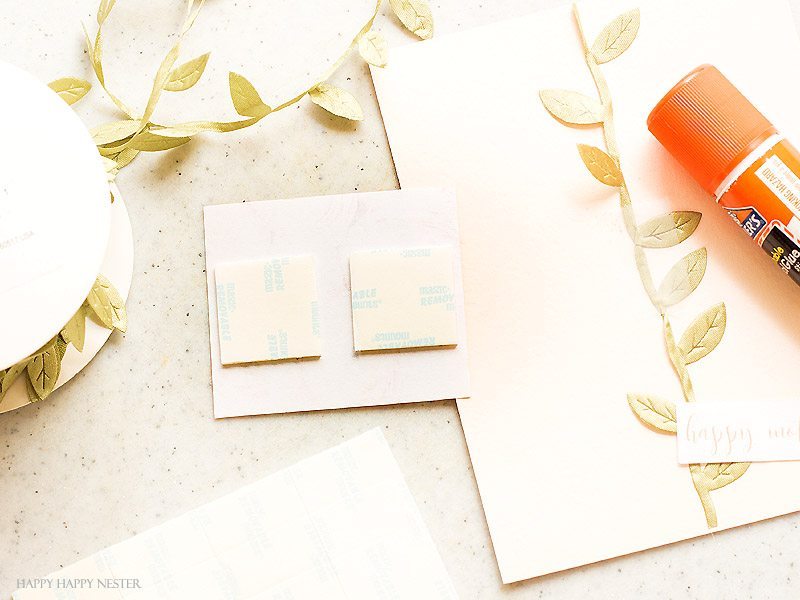 This is a beautiful and easy Mother's Day Free Printable card that you can make in minutes. You'll love this card and how handcrafted it appears. Your mom will love receiving a handmade card from you. #DIY #craft #crafts #cardmaking #papercraft #papercrafts #freeprintable. #freecard #freeimage #mothersday #holiday 