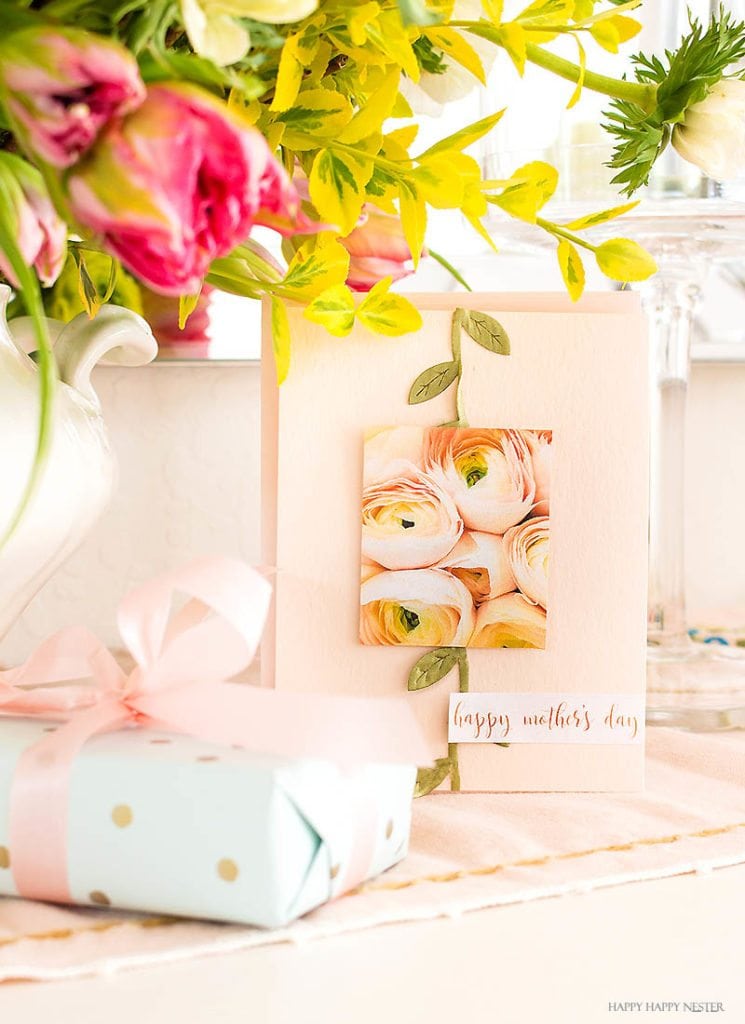 This DIY artwork will be so pretty your home and walls will show off some lovely pieces. My walls are in desperate need of some wall decor, and this looks like the perfect project. Also, don't miss out on a fun free printable card that is so easy to make. #diyartwork #crafts #diy #walldecor #printable #freeprintable
