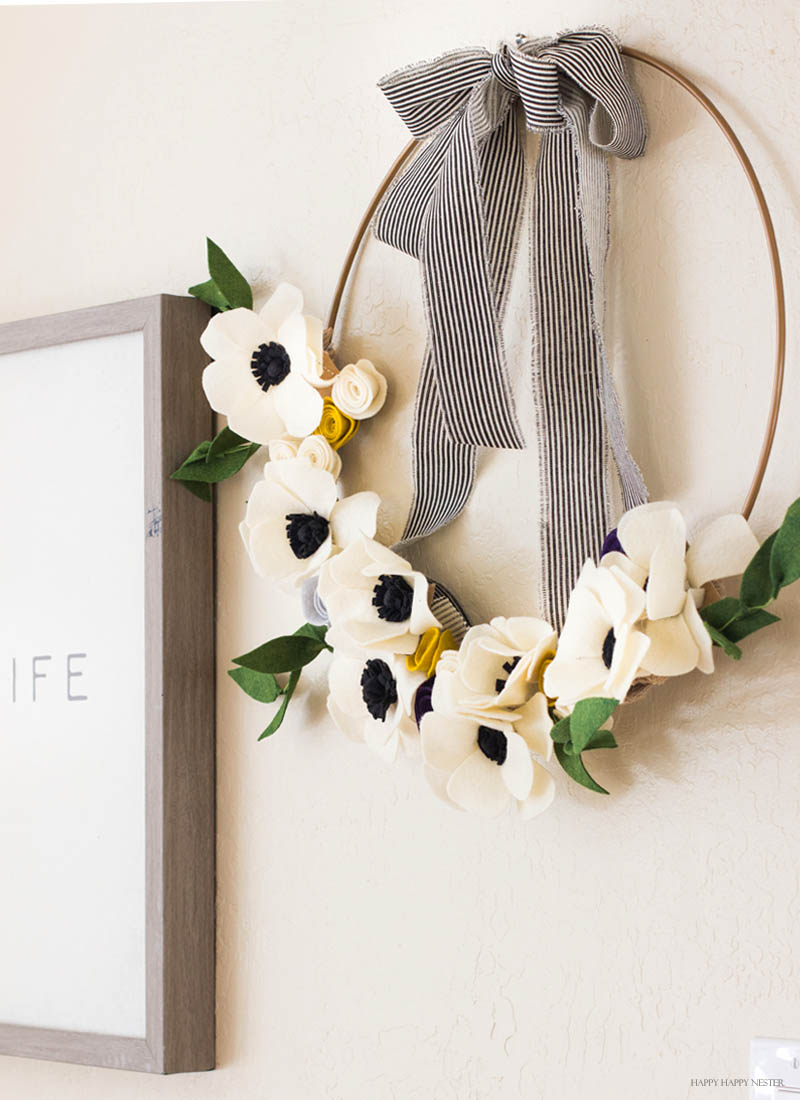 Felt Flower Garland  Felt flower garland, Felt flowers diy, Felt flowers