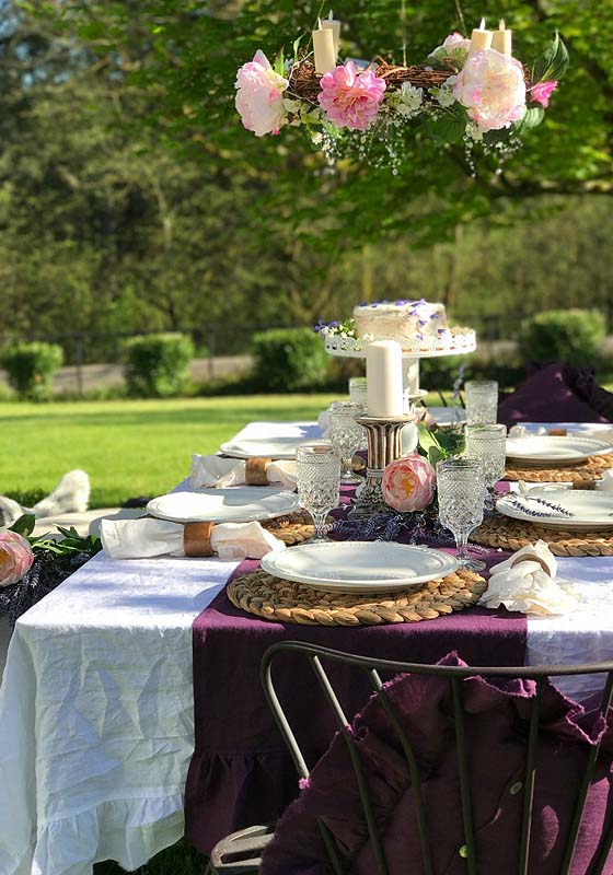 Outdoor farmhouse wedding table