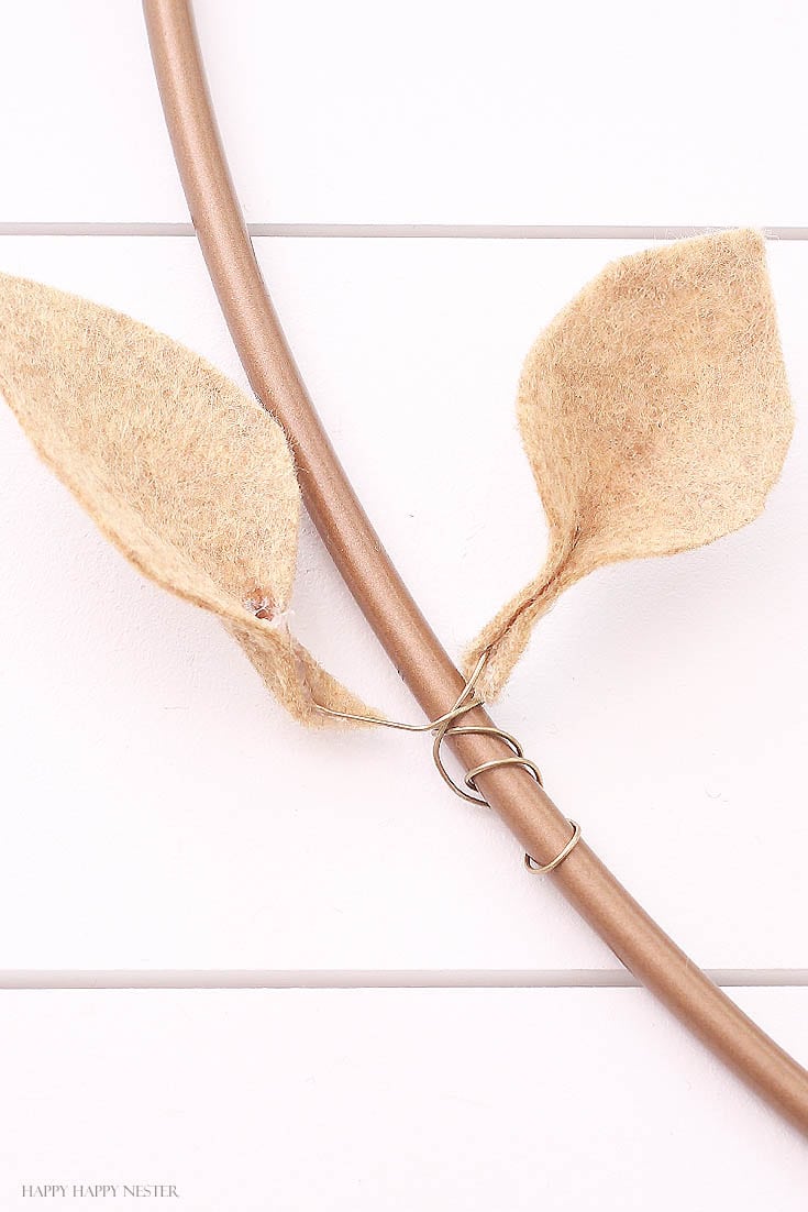 tan leaf on wire hoop