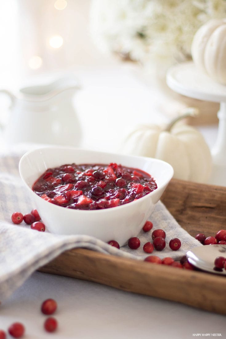 maple apple cranberry sauce recipe for a thanksgiving dinner