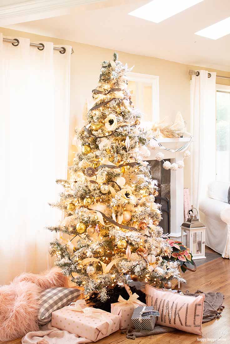 This year I'm sharing A Cottage Christmas Home Tour with you! I have decorated our home in pink, blush, copper and, black. I do 5 things when decorating for the holidays. I hope my information helps you decorate your home for the holidays. Home Decor | Christmas Decorating | Holiday Decor | Christmas Decor