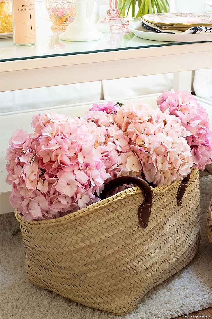 Do you know what Hygge is? How to Hygge for Spring with Flowers is essential after enduring a long winter. Spring flowers add coziness to any home. Flowers always create a lovely homey atmosphere, and they immediately welcome people with a beautiful embrace. Hygge | Hygge Home | Spring Decor | Spring Flowers | Floral Bouquets | Flowers | Spring