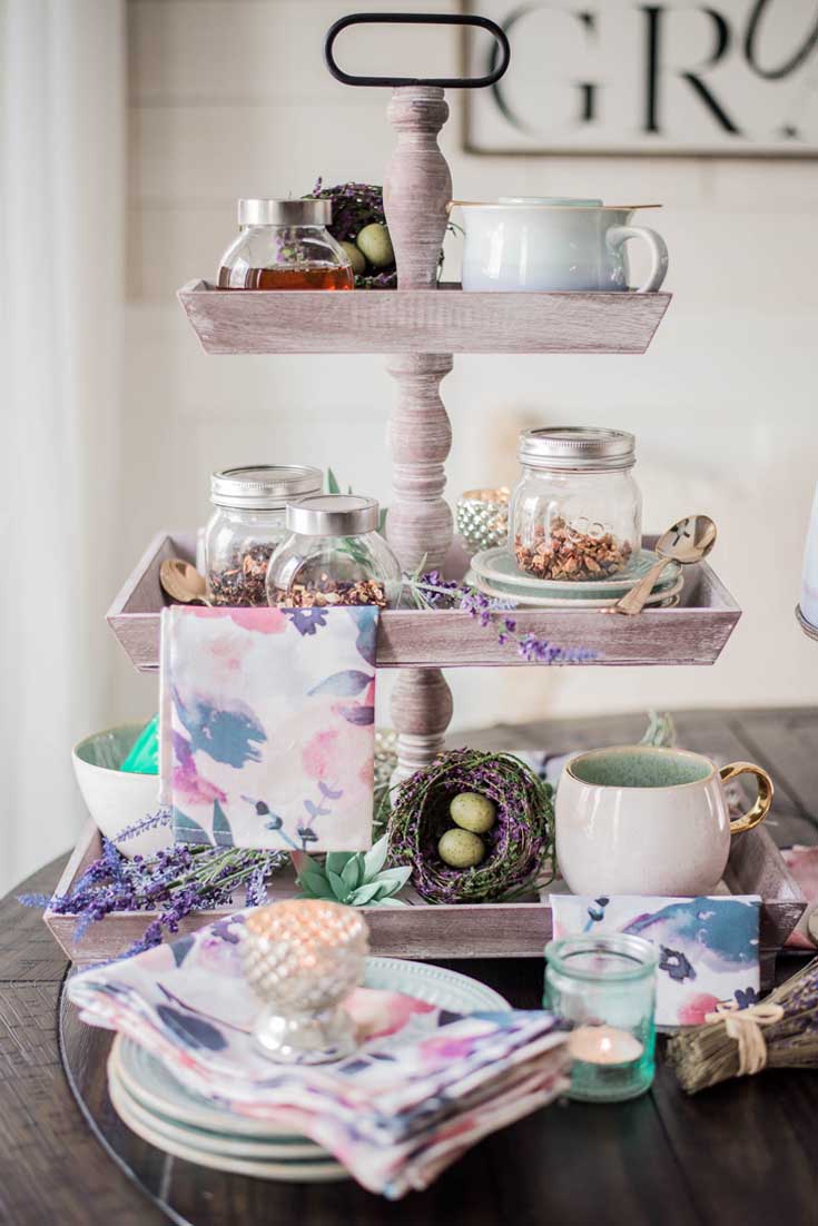 Ways to Decorate With Cake Plates