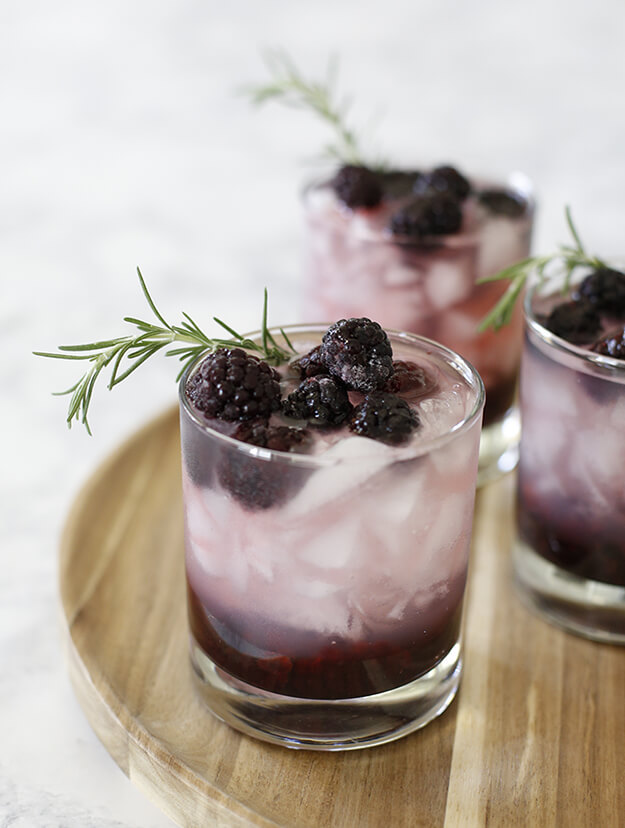 Refreshing blackberry cocktail or mocktail. Here are 10 Non-Alcohol Summer Drinks that you'll love. Need some recipes this summer, well, we have you covered if you need slushies, teas, fruit drinks and more. These bloggers have tested them, and these are their favorites. #drinks #summerdrinks #cocktail #drinkrecipes #recipes #happyhour #weddings #weddingdrinks