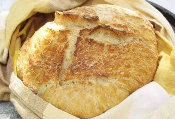 Seriously Easy No-Knead Bread. These are the 7 Best Muffin and Bread Recipes among my blogger friends. We round up all our favorite family recipes which are tried and tested. From the best cornbread, easy no-knead bread to banana muffins, you'll for sure find some great recipes. #baking #muffins #breads #quickbreads #recipes #cornbread #bestbreads 