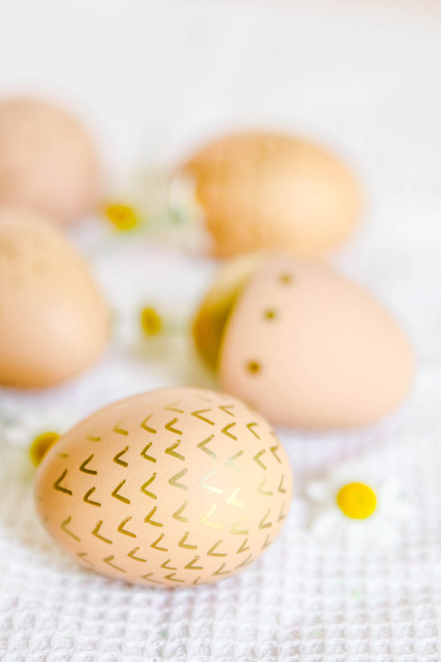 Decorating Brown Eggs for Easter.