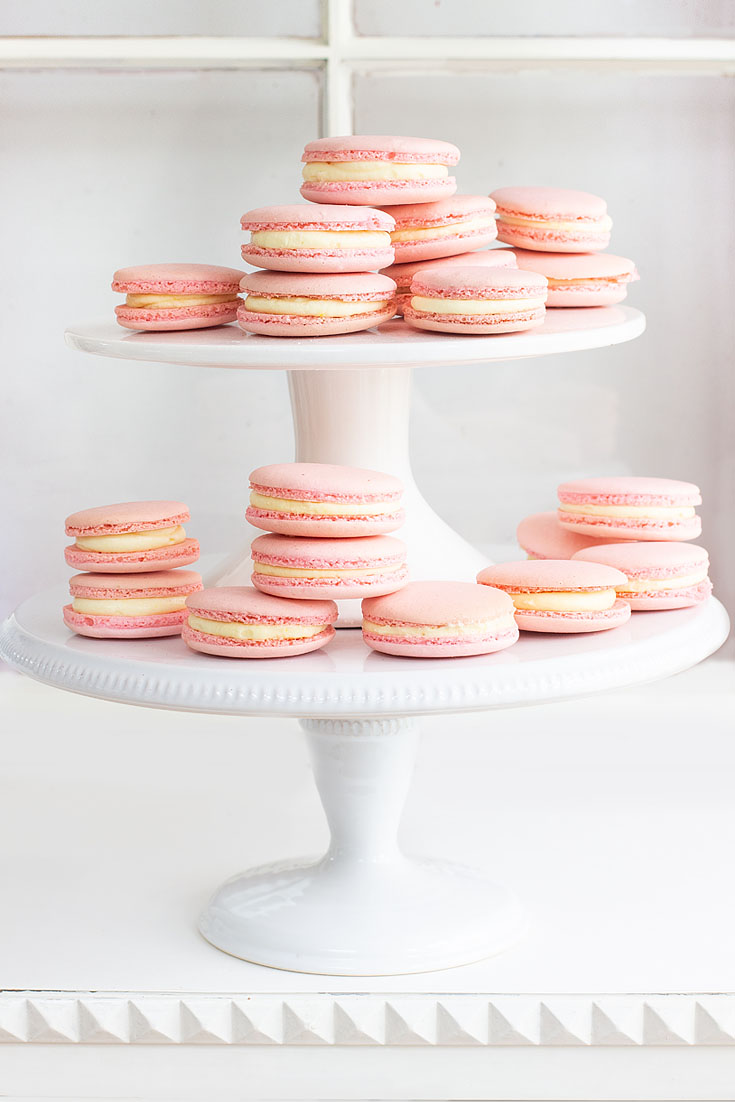 Enjoy this helpful roundup of my Top 10 Blog Posts of 2019. It's my reader's favorites, which include crafts and recipes. These are great recipes and crafts like this classic french macarons recipe. #crafts #wreaths #recipes