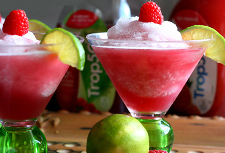 Trop 50 Slushy Recipe. Here are 10 Non-Alcohol Summer Drinks that you'll love. Need some recipes this summer, well, we have you covered if you need slushies, teas, fruit drinks and more. These bloggers have tested them, and these are their favorites. #drinks #summerdrinks #cocktail #drinkrecipes #recipes #happyhour #weddings #weddingdrinks