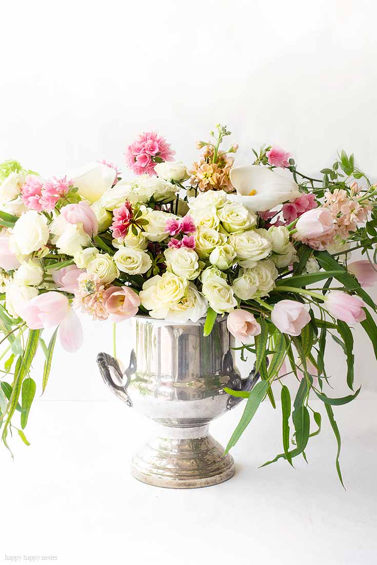 Simple, elegant way to arrange flowers