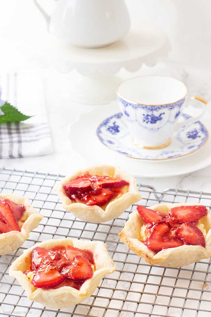 When planning your summer entertaining make sure to bake one of these 10 Refreshing Summer Dessert Recipes. There are fresh fruit tarts, pies and much more. #baking #desserts #fruitdesserts #recipes #tarts #strawberrydesserts