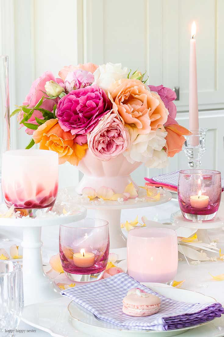 Roses and glassybaby Candles Make My Casual Table Setting Ideas For Every Day is easy to create if you have just a few items. Find out the elements you need to create a pretty summer table. #summer #summerdining #dining #tablesetting #tabledecor #decorating