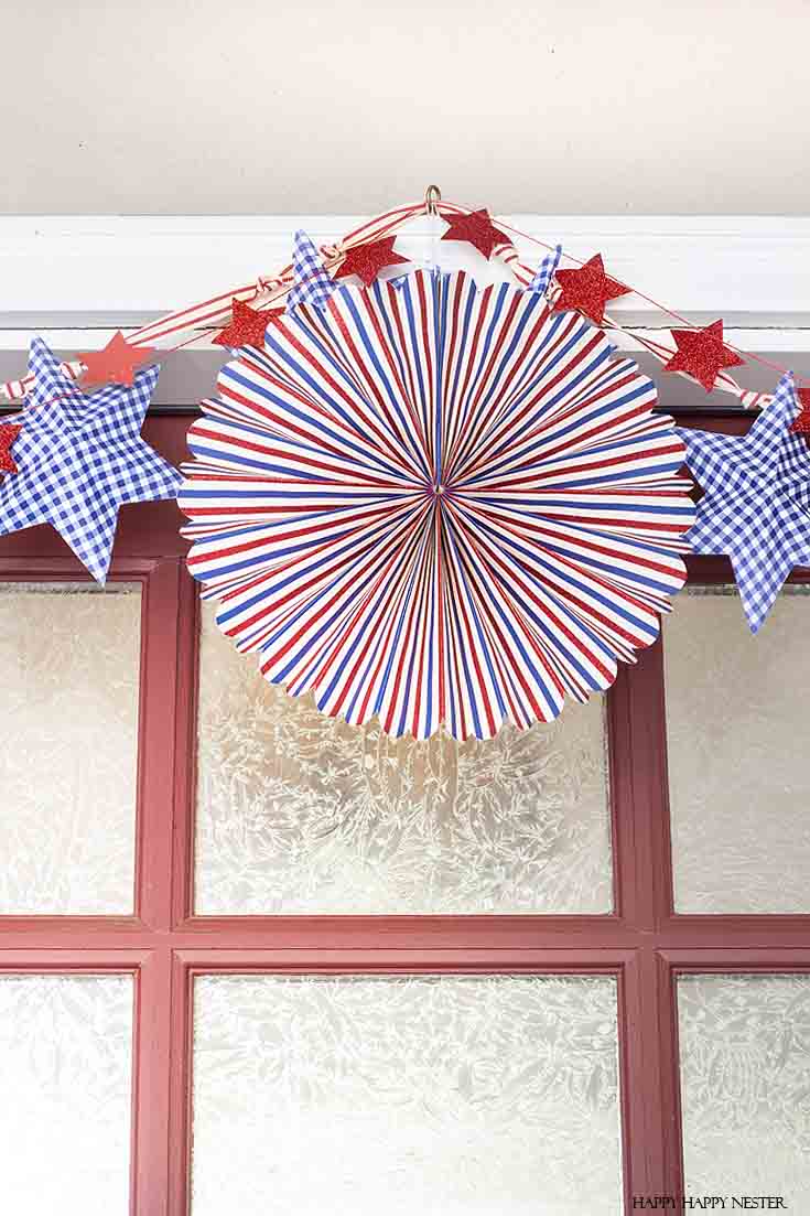 Decorate your front porch for the 4th of July this year! #summer #4thofjuly #holidaydecor