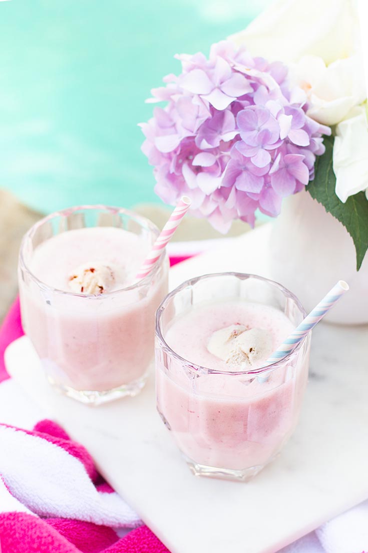 Pink Poolside Drink Recipes are a wonderful collection of perfect summer drinks. I'm certain you and your family will love these refreshing drinks. #recipes #drinks #summerdrinks #entertaining #smoothies