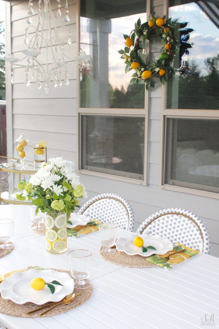 Summer tables and more are featured in this summer roundup of outdoor ideas.