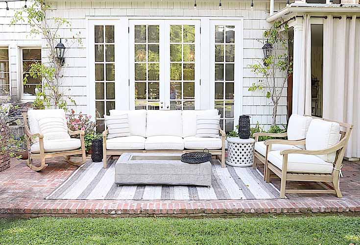 Simple DIY Backyard Ideas is full of seven outdoor living spaces. #livingspaces #outdoorpatios #diy