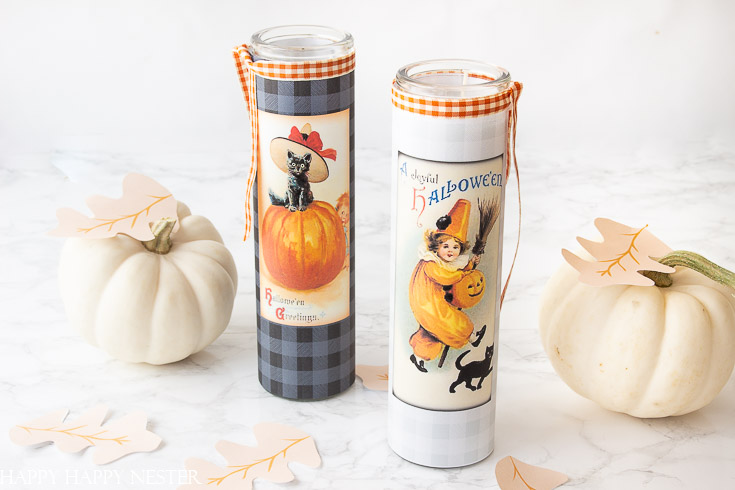 This DIY Halloween Decor Candle Label Project is so adorable and super easy. This free printable is placed on a glass holder, and it's ready for Halloween. #crafts #halloween #halloweencrafts #candles #freeprintables