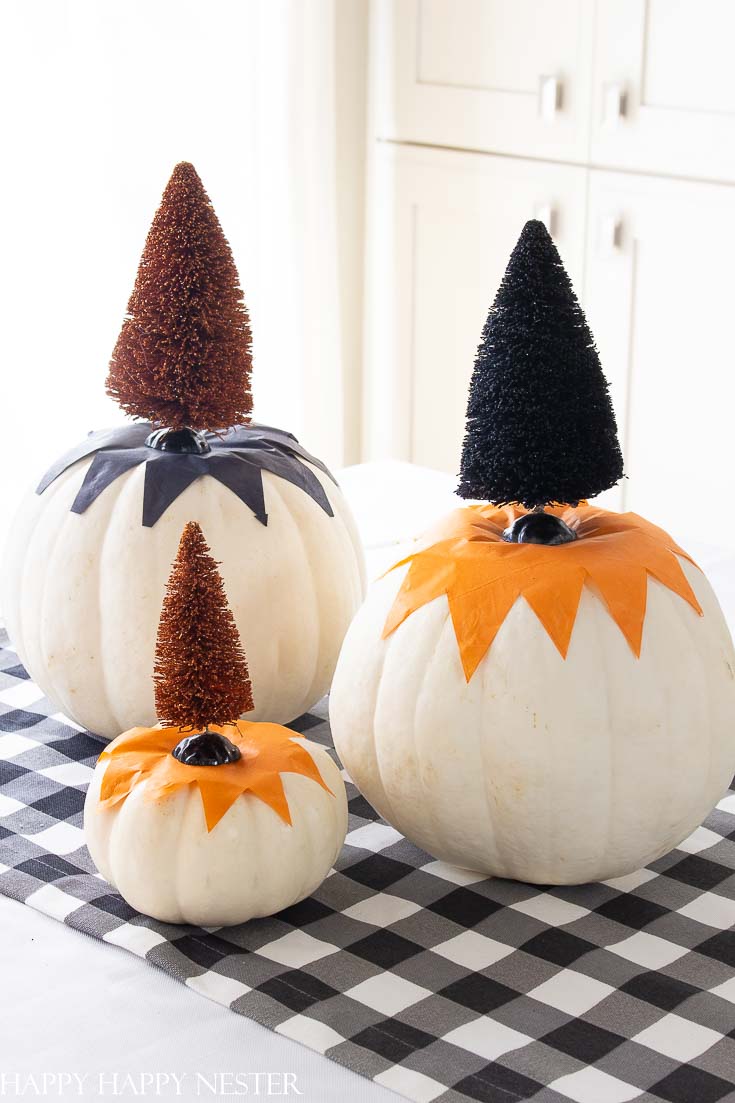 This post has over 16 of the Best Decorating Pumpkin Ideas for Halloween. It includes so many great, easy and cute pumpkin ideas DIY. Some projects are no carve pumpkins and other's involve carving. Don't miss this post! #halloweencrafts #crafts #pumpkindecor #pumpkincrafts