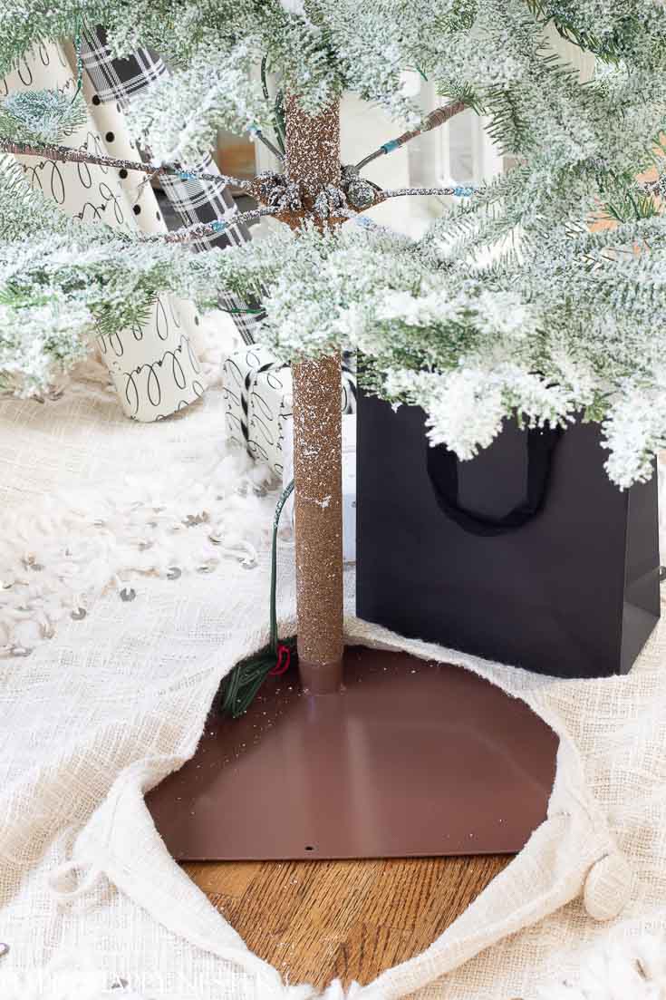 This Balsam Hill Tree is made so well. Make sure to read this post before you purchase your tree. #balsamhilltree #christmastreereview #treereview #fauxchristmastree