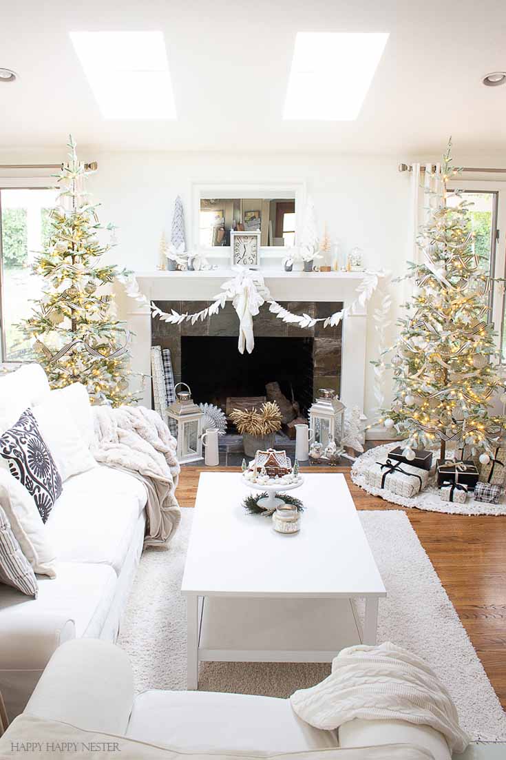 Do you need some Easy Ideas for Christmas Decorations? This post contains a wide array of holiday decor. This is a Christmas Holiday Home Tour with tons of decorating ideas from 15 talented bloggers. #christmas #christmasdecorating #holidaydecor
