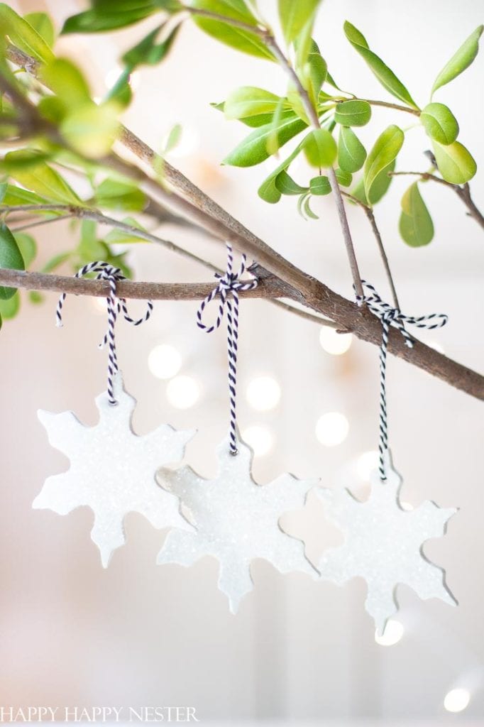 DIY Snowflake Garland Christmas Craft