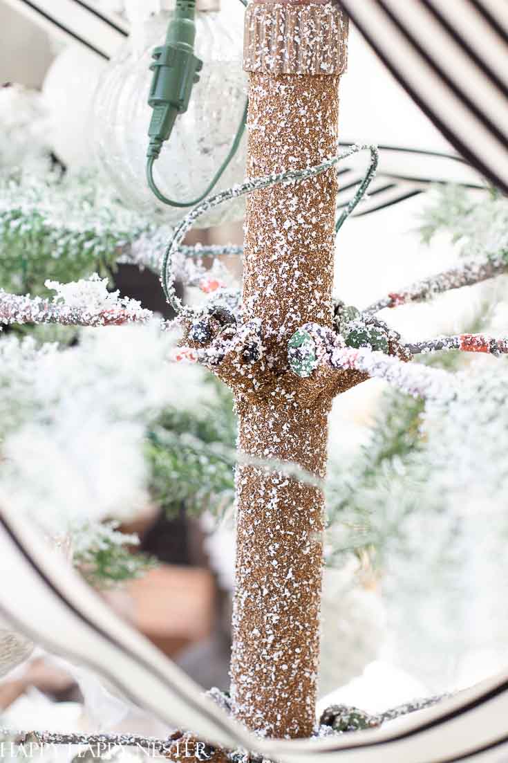 See the fine details about this Balsam Hill Christmas tree. This post covers the fine details of this faux tree. Be informed before buying your artificial Christmas tree this year. #artificialtree #christmastree #balsamhilltree #alpinechristmastree