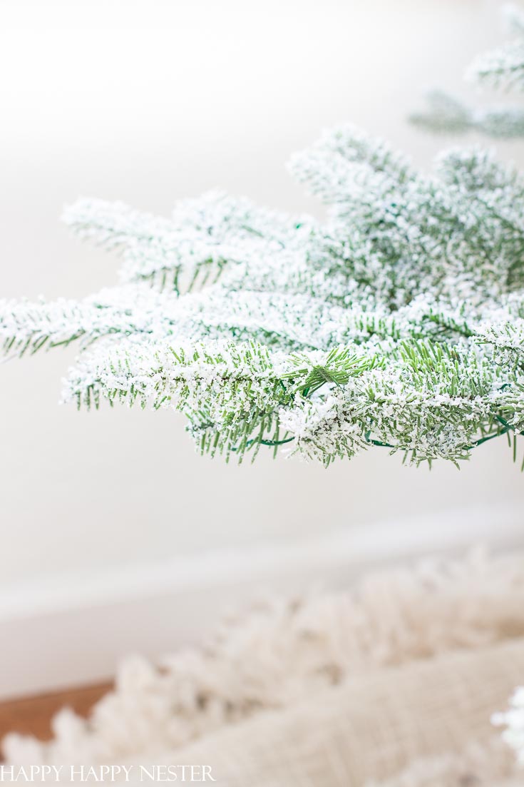 These realistic pine needles make it look so natural and real. Check out this faux Christmas tree review. You'll want to read this post before buying your Christmas tree. #fauxtree #fauxtreereview #balsamhilltree #artificialtree #whichtreetobuy