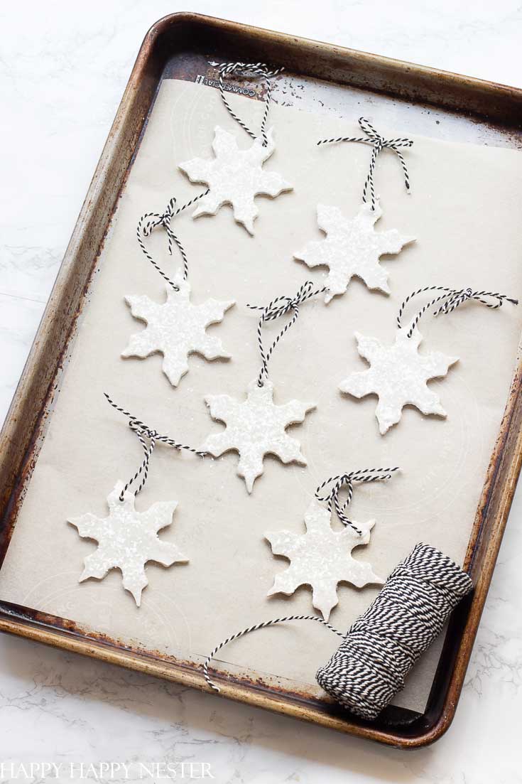 Glitter Ornaments: Easy Christmas Craft - Happiness is Homemade