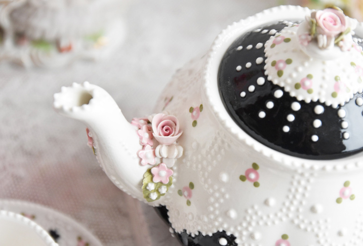 https://happyhappynester.com/wp-content/uploads/2020/03/beautiful-tea-cups-for-a-tea-party-final-12.jpg