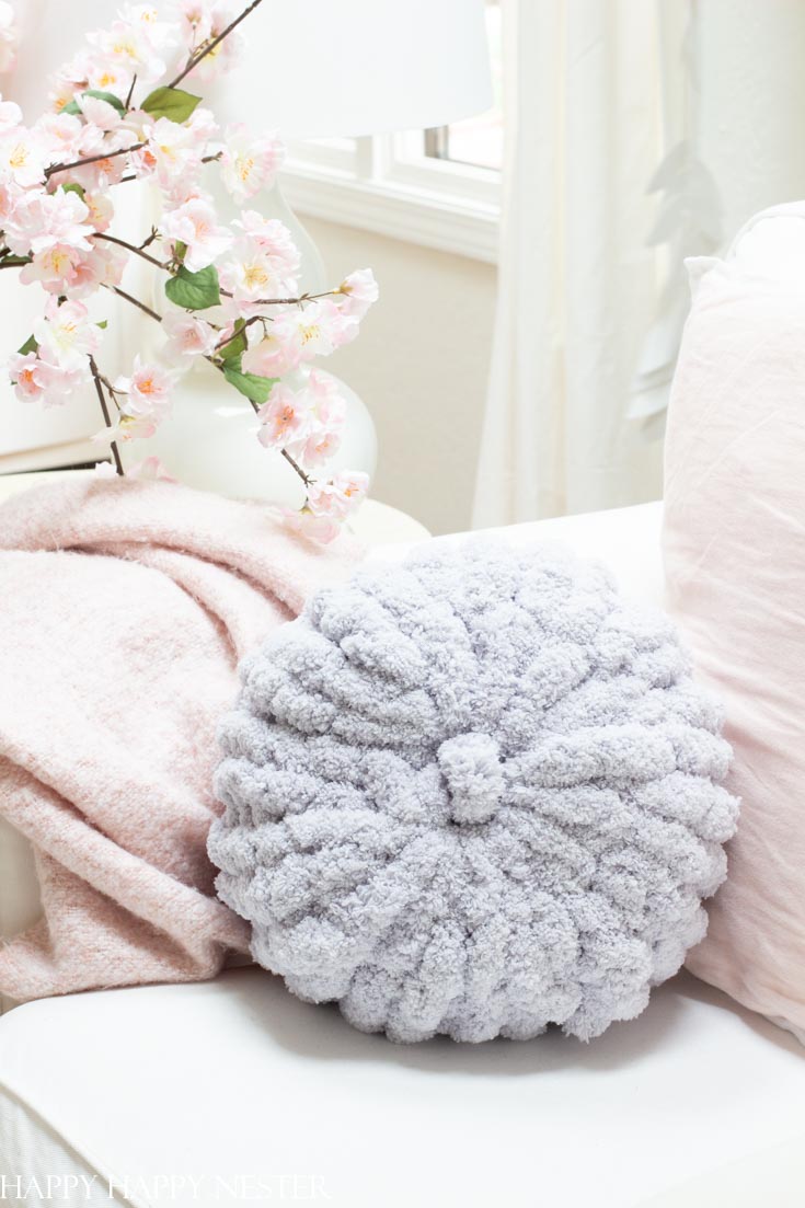how to hand knit a pillow with chunky chenille yarn