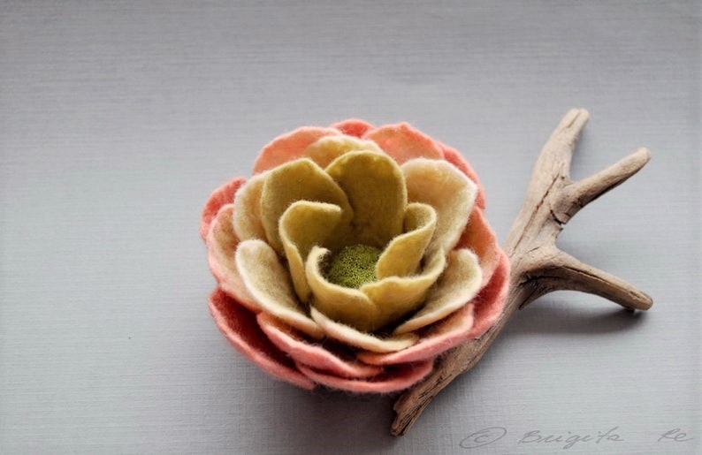 gorgeous felt flower brooch