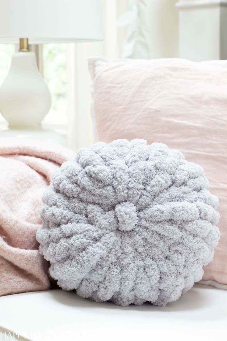 How To Hand Knit A Pillow - Happy Happy Nester