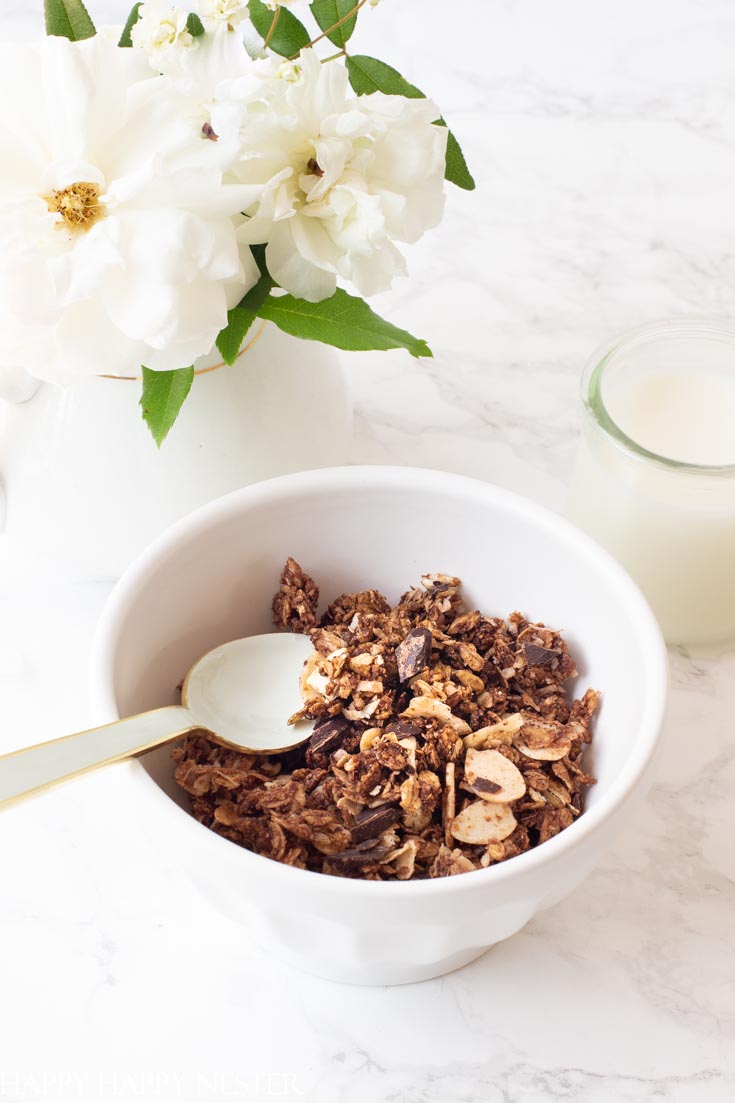 easy homemade granola recipe with chocolate