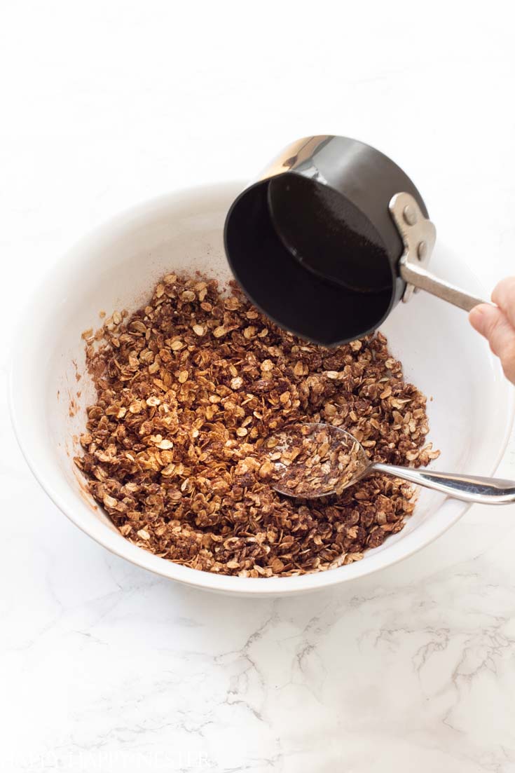easy homemade granola recipe with dark chocolate