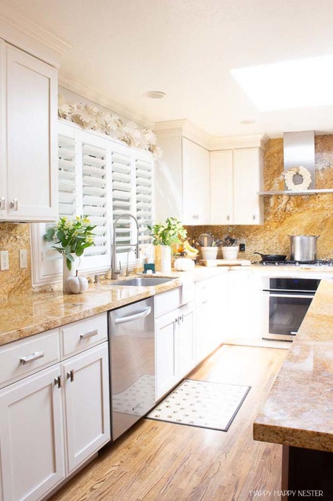 House & Home - 15+ Tidy Kitchens That Will Inspire You To Show Off Your  Cookware