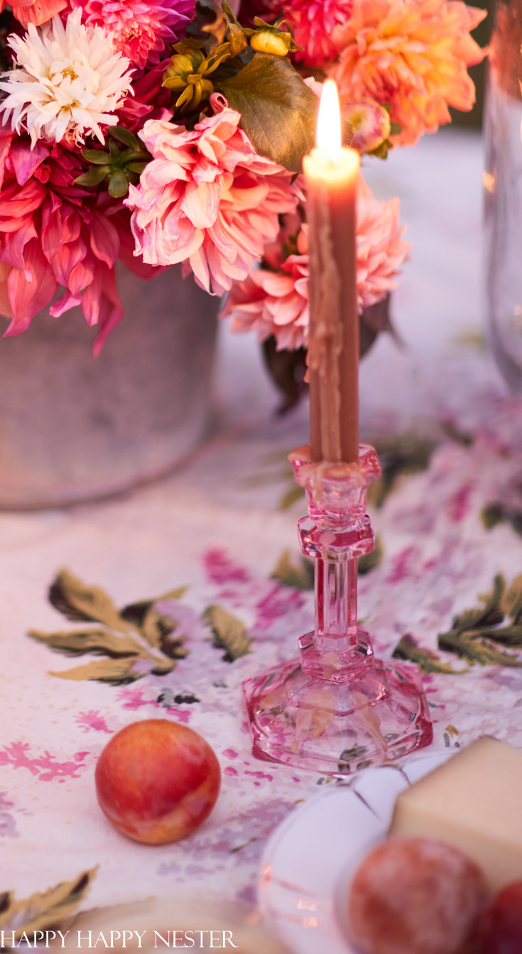 easy outdoor summer table with beautiful candles